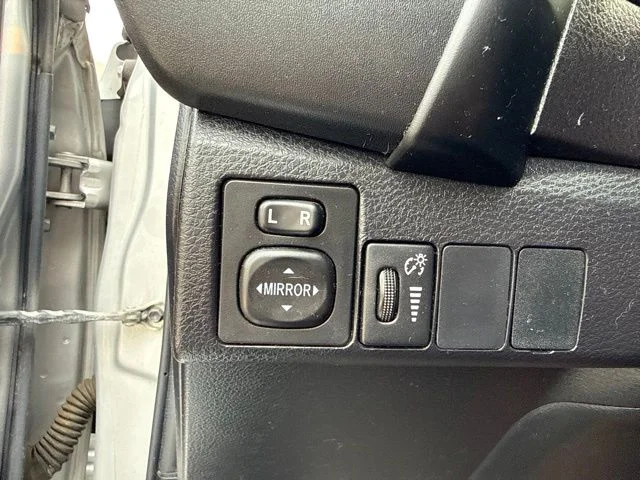 Used 2019 Silver Toyota SE image 29