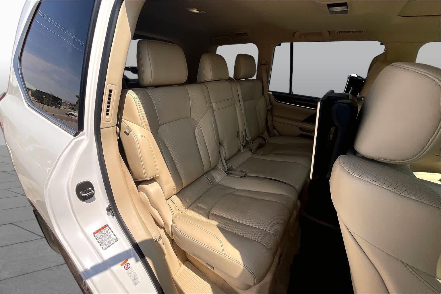 Used 2017 Starfire Pearl Lexus  image 18