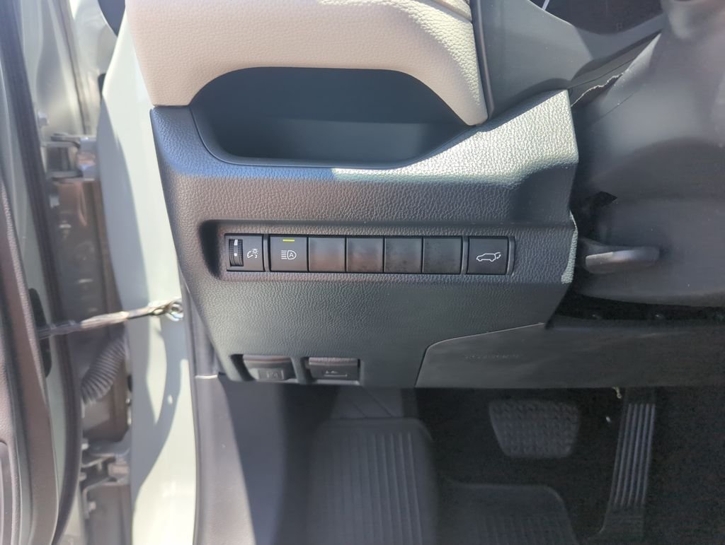 Used 2023 Green Toyota XLE image 20