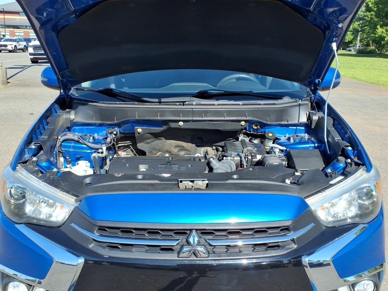 Used 2019 Octane Blue Metallic Mitsubishi SE 2.0 image 30