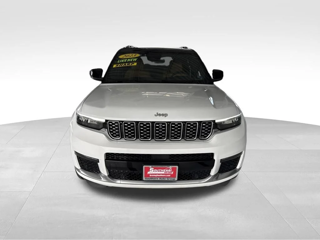 Used 2023 White Jeep Summit image 9