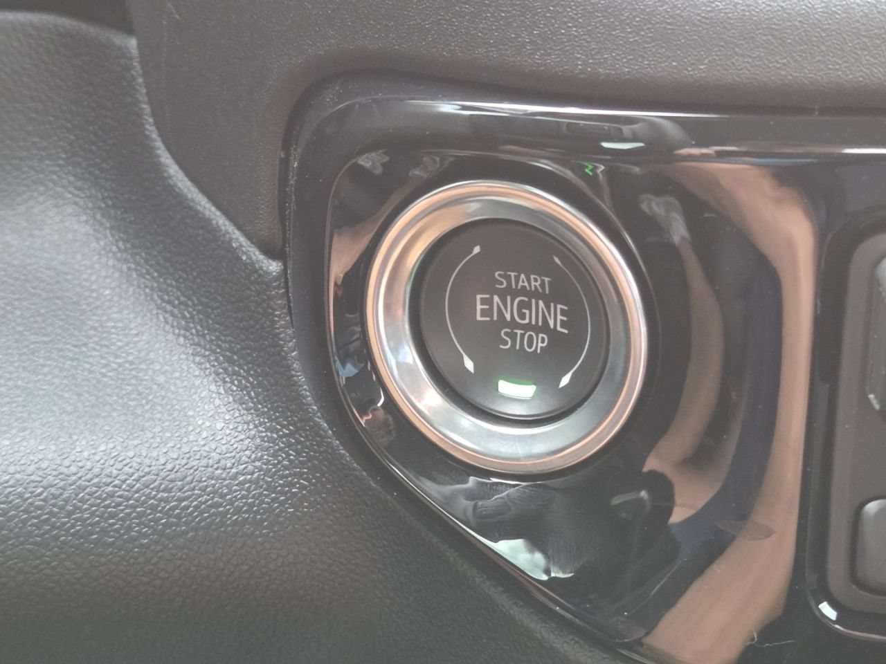 New 2026 Summit White GMC SLE image 9