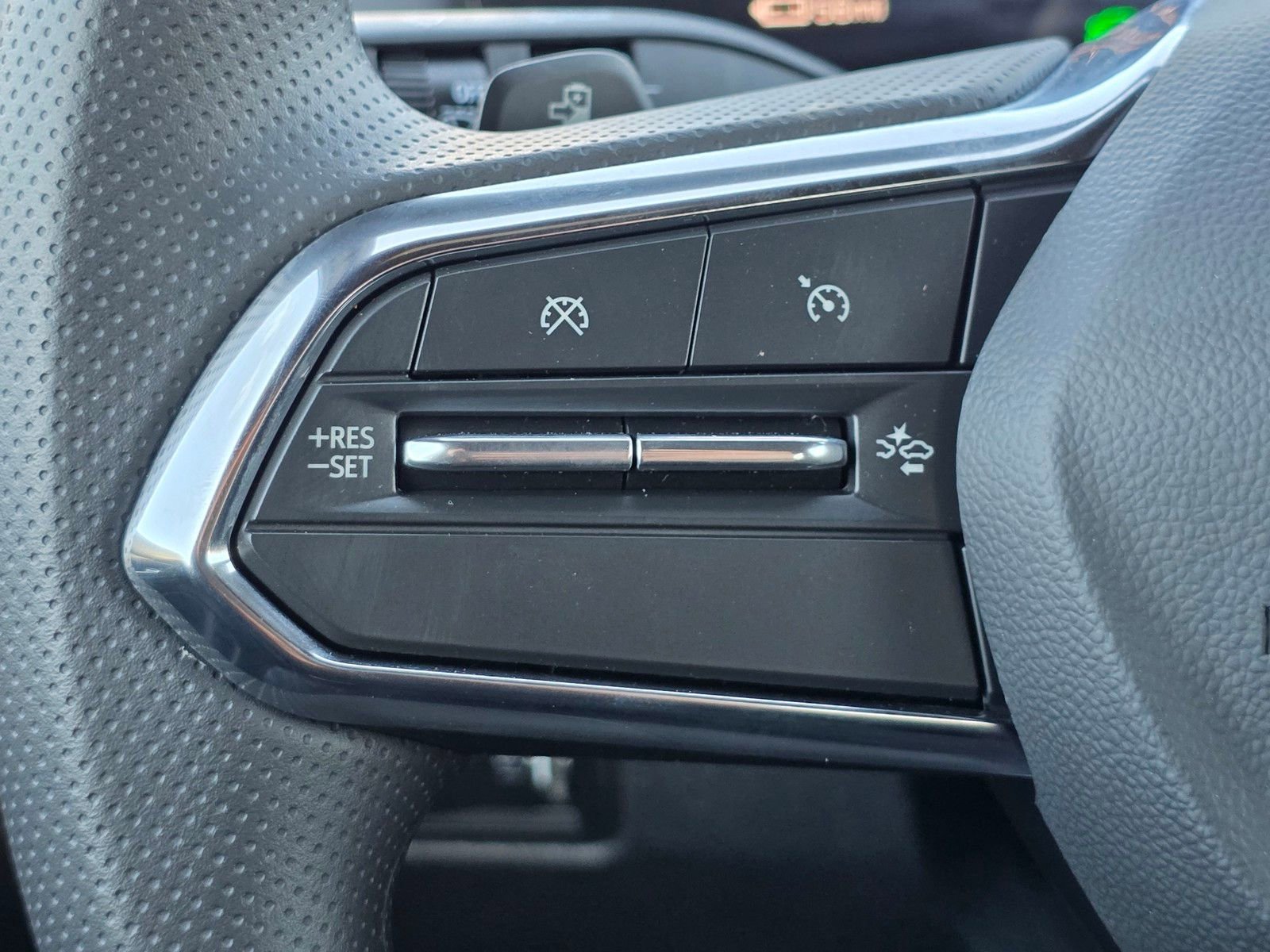 New 2026 Summit White Chevrolet LT image 32