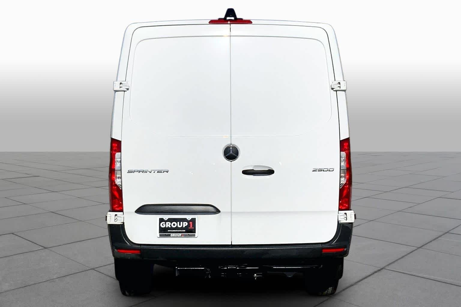 Used 2024 Arctic White Mercedes-Benz  image 5