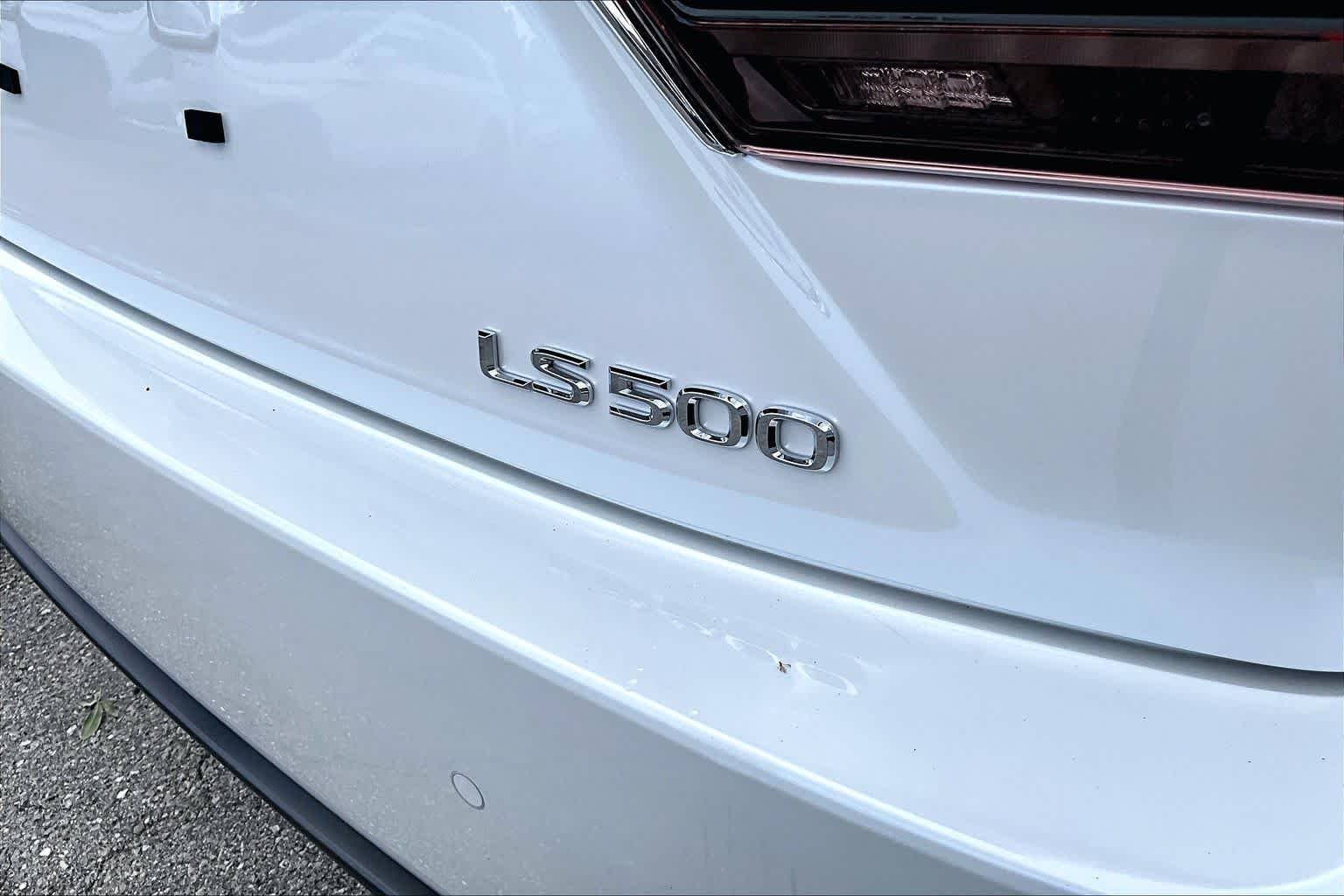 Used 2024 Eminent White Pearl Lexus  image 10
