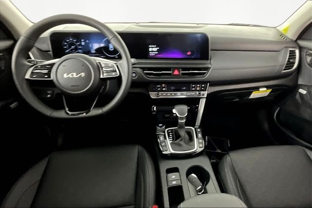 New 2026 Gravity Gray Kia SX image 6