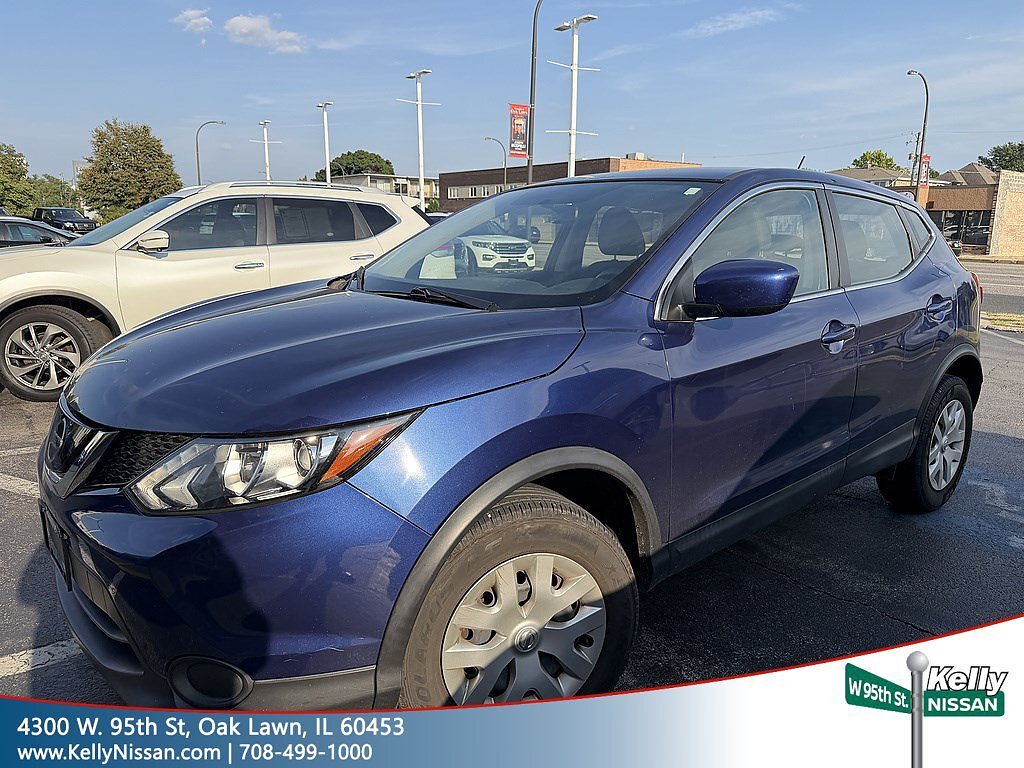 Used 2019 Caspian Blue Metallic Nissan S image 15