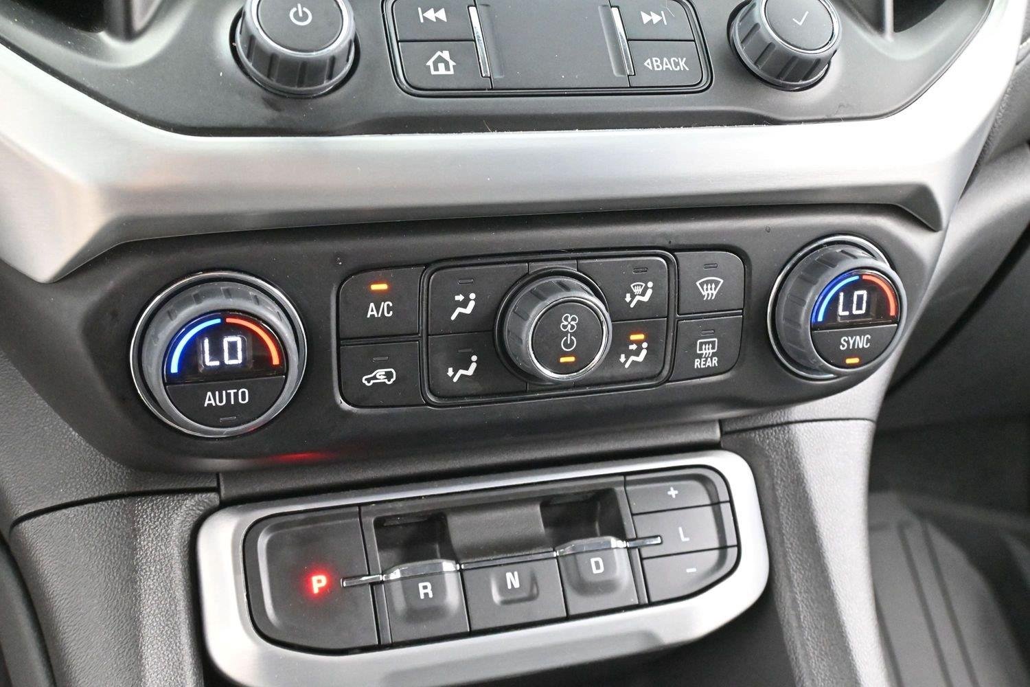 Used 2023 WHITE FROST TRICOAT GMC SLT image 24