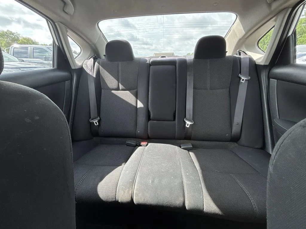 Used 2015 Silver Nissan S image 23