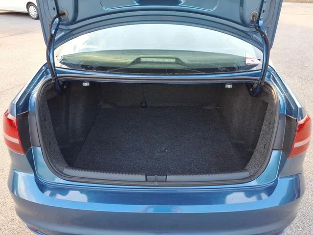 Used 2016 Blue Volkswagen 1.4T SE image 10