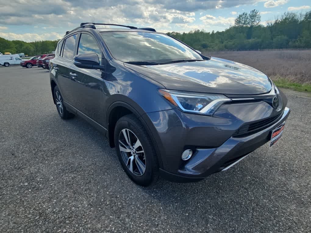 Used 2018 Magnetic Gray Metallic Toyota XLE image 8