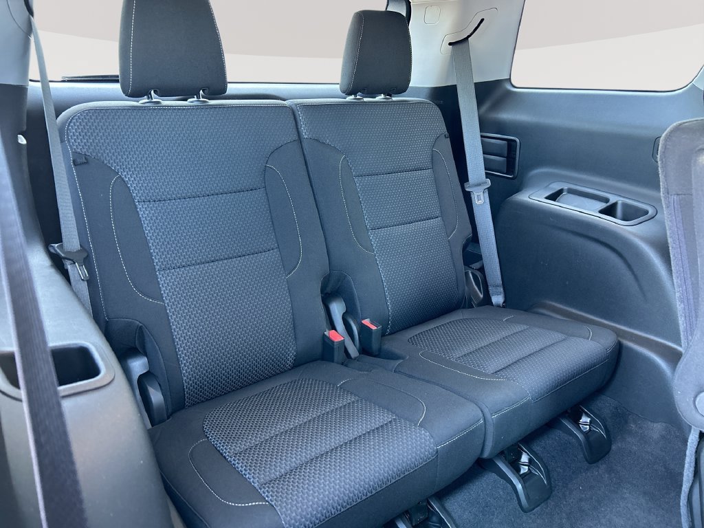 Used 2023 ULTRA BLUE METALLIC GMC SLE image 27