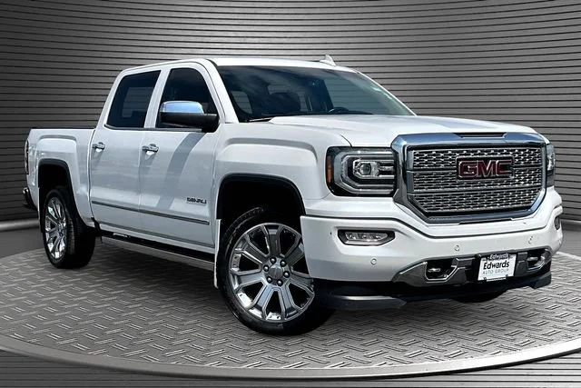 Used 2018 WHITE FROST TRICOAT GMC Denali image 3