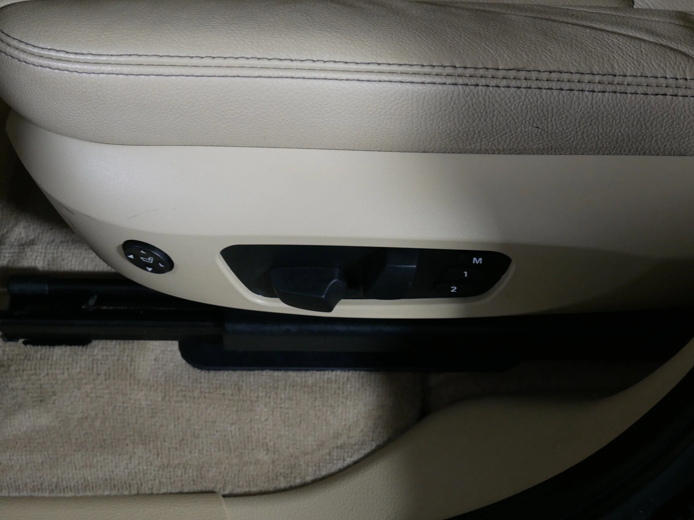 Used 2013 Black Sapphire Metallic BMW xDrive28i image 20