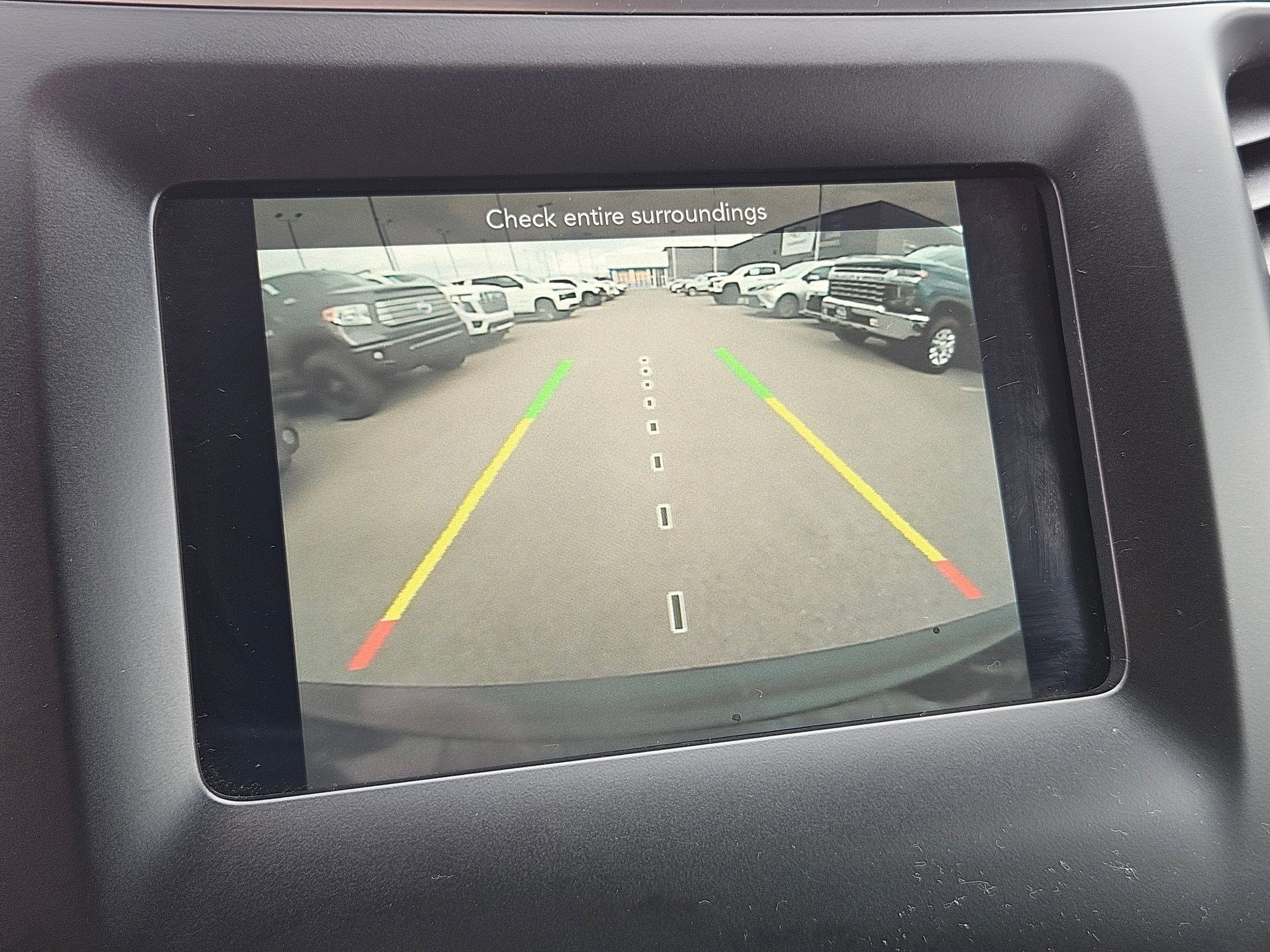Used 2020 Diamond Black Crystal Pearlcoat Jeep Latitude image 23