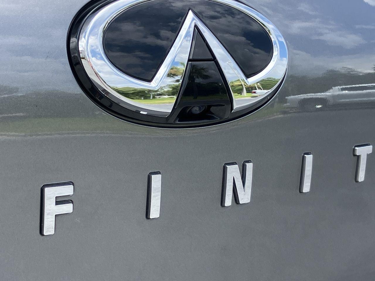 Used 2023 Gray (Graphite Shadow) INFINITI Essential AWD image 13