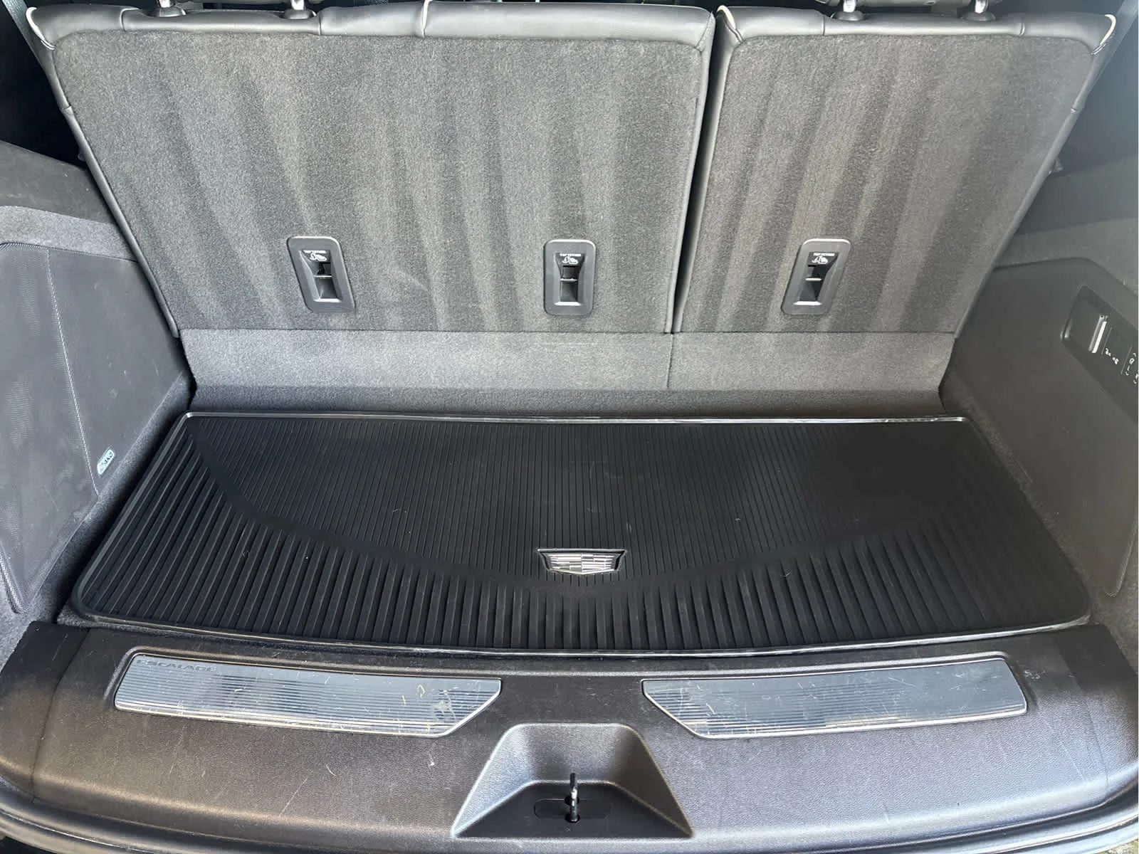 Used 2022 Black Raven Cadillac Premium Luxury image 30