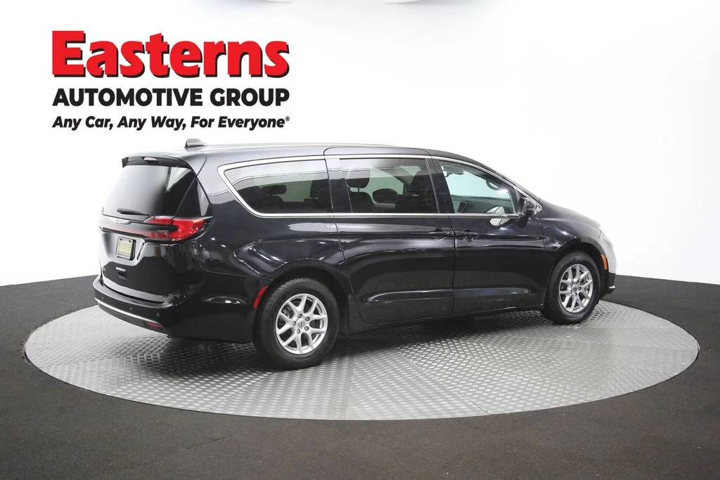 Used 2023 Black Chrysler Touring L image 44