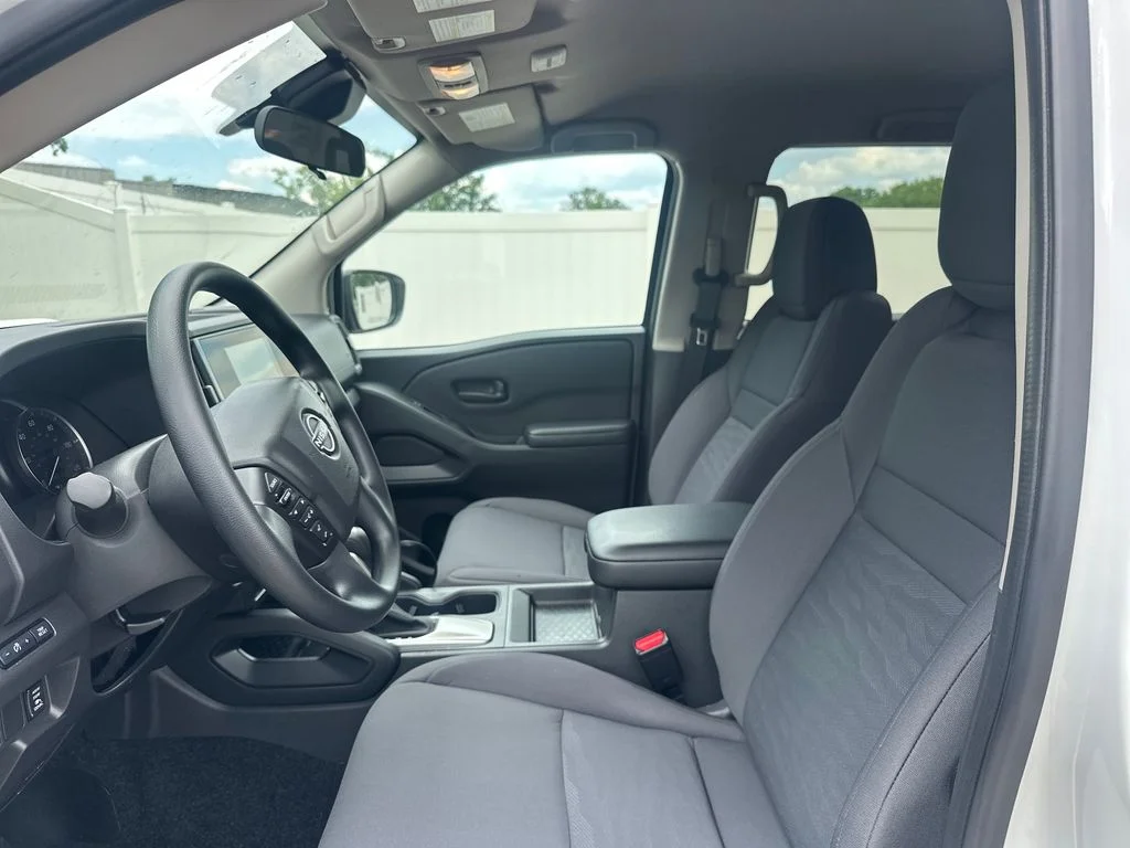 Used 2025 White Nissan S image 21