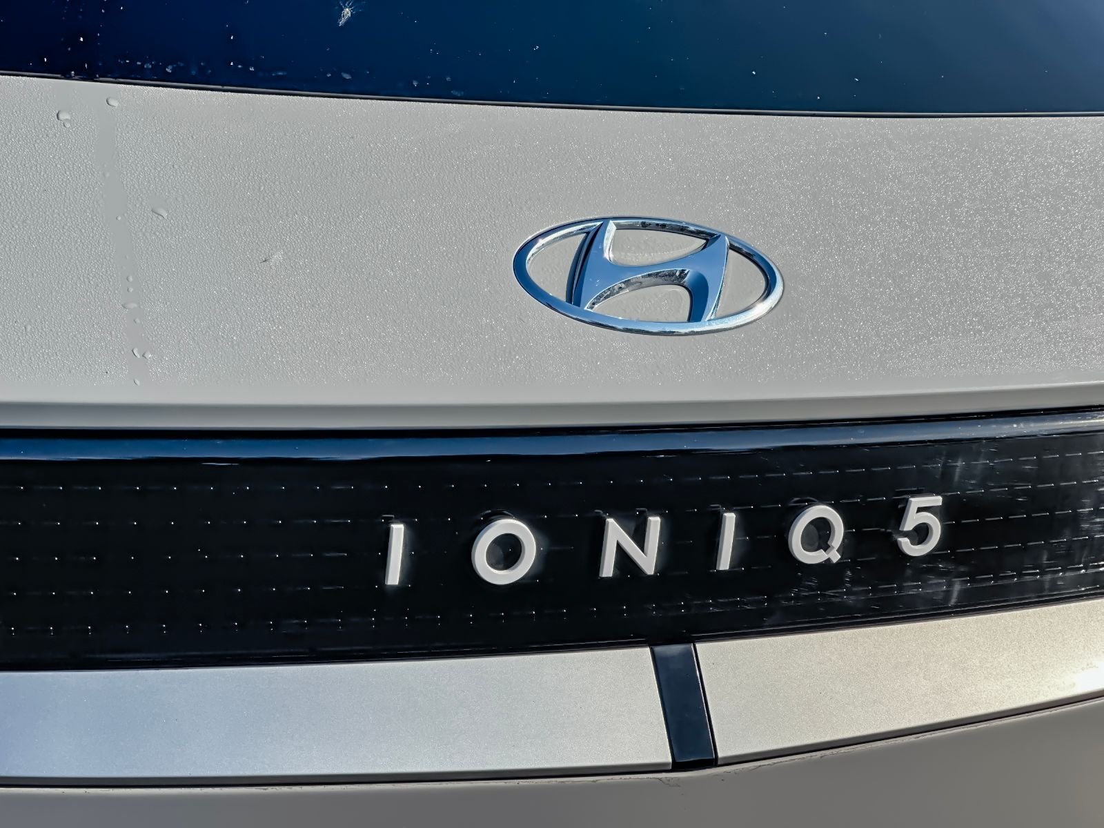 Used 2024 Gray Hyundai SE image 27