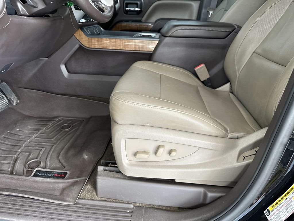 Used 2017 Black GMC SLT image 15