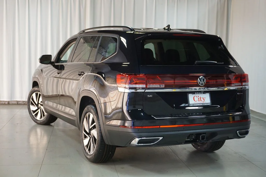 New 2026 Black Volkswagen 2.0T SE w/Technology image 7