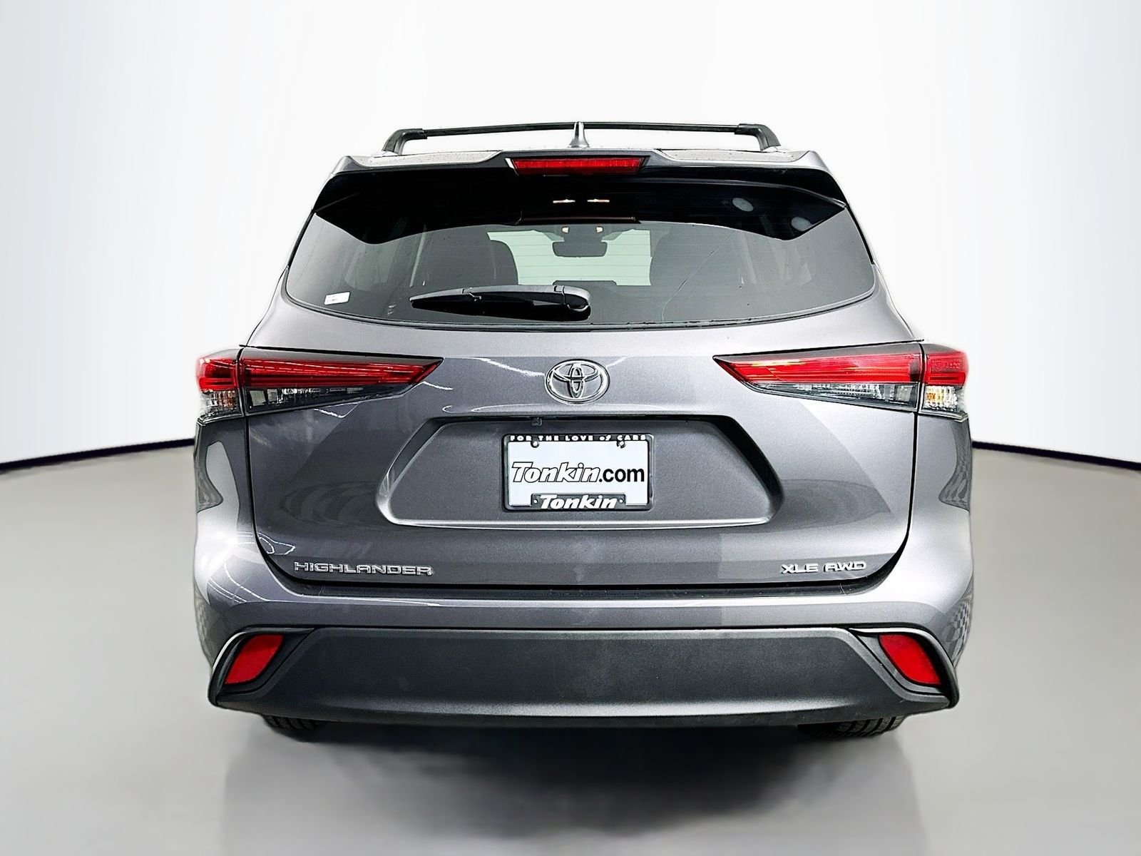 Used 2023 Magnetic Gray Metallic Toyota XLE image 6