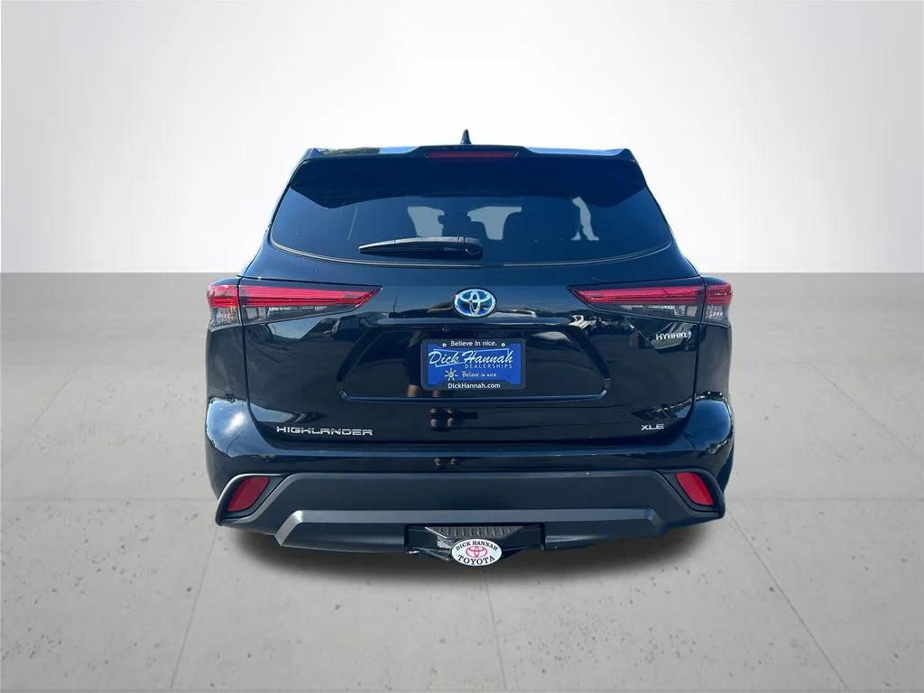 Used 2022 Black Toyota XLE image 8