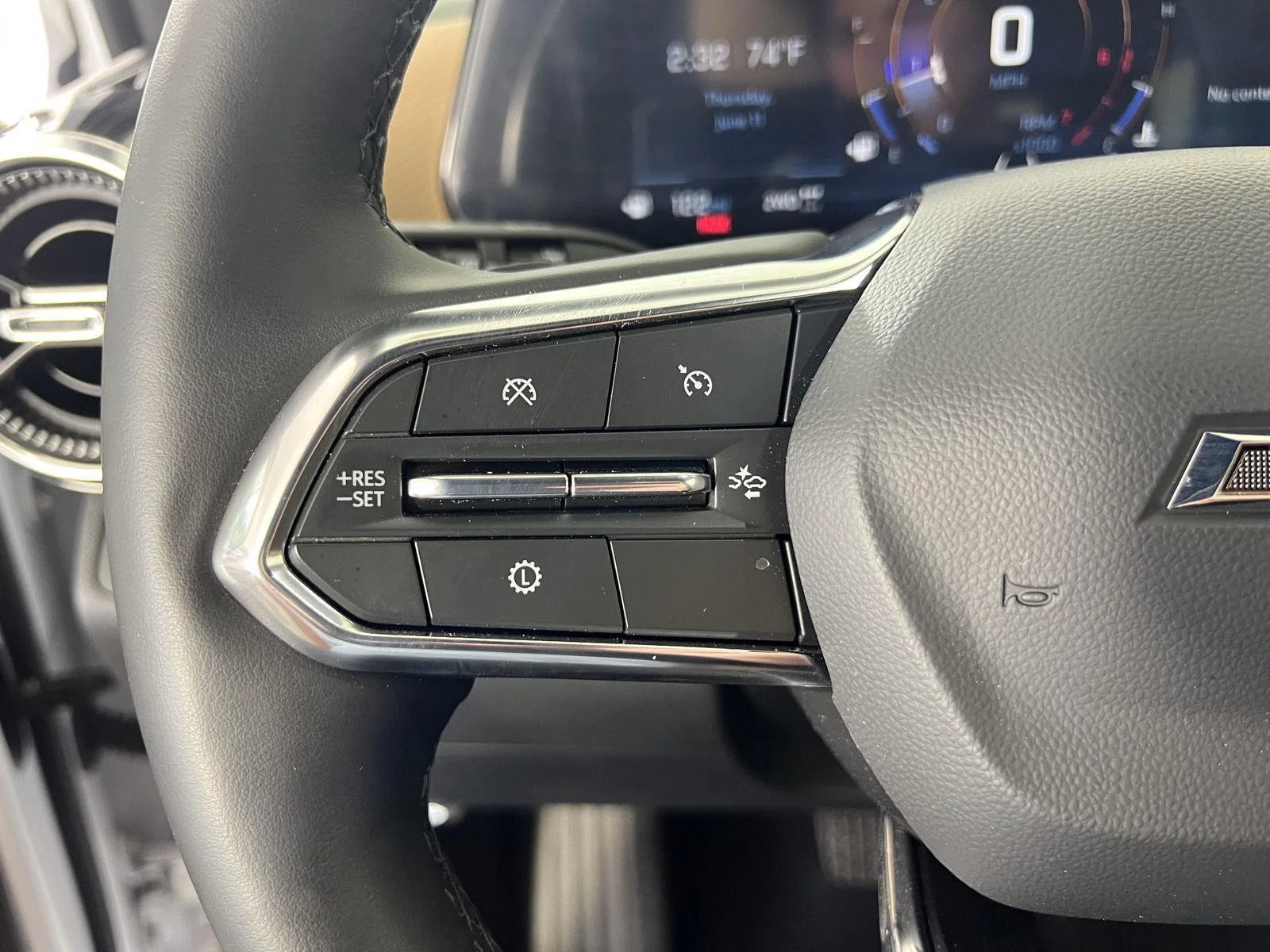 Used 2026 Polar White Tricoat Chevrolet AWD ACTIV image 8