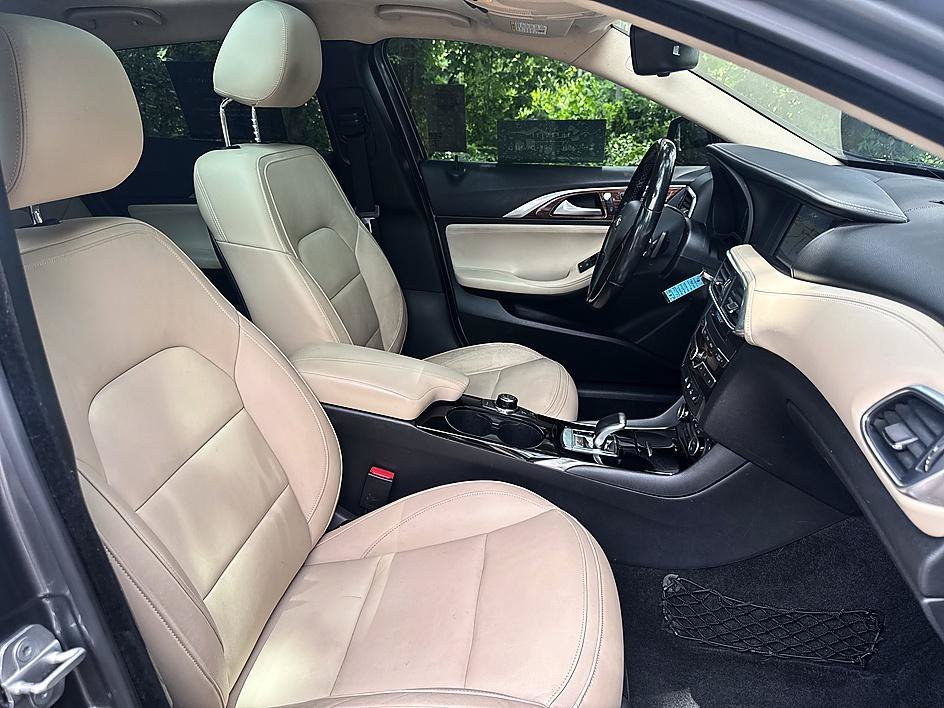 Used 2017 Graphite Shadow INFINITI Premium image 21