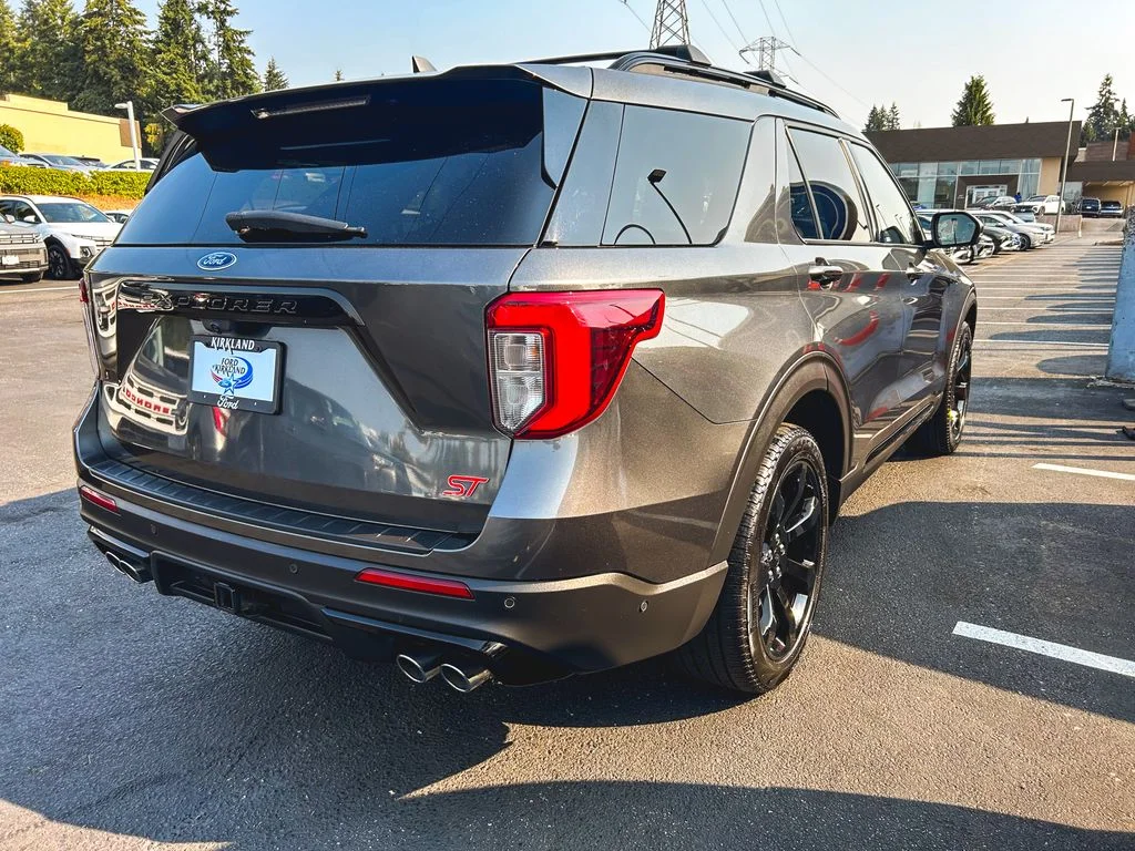 Used 2020 Magnetic Metallic Ford ST image 9