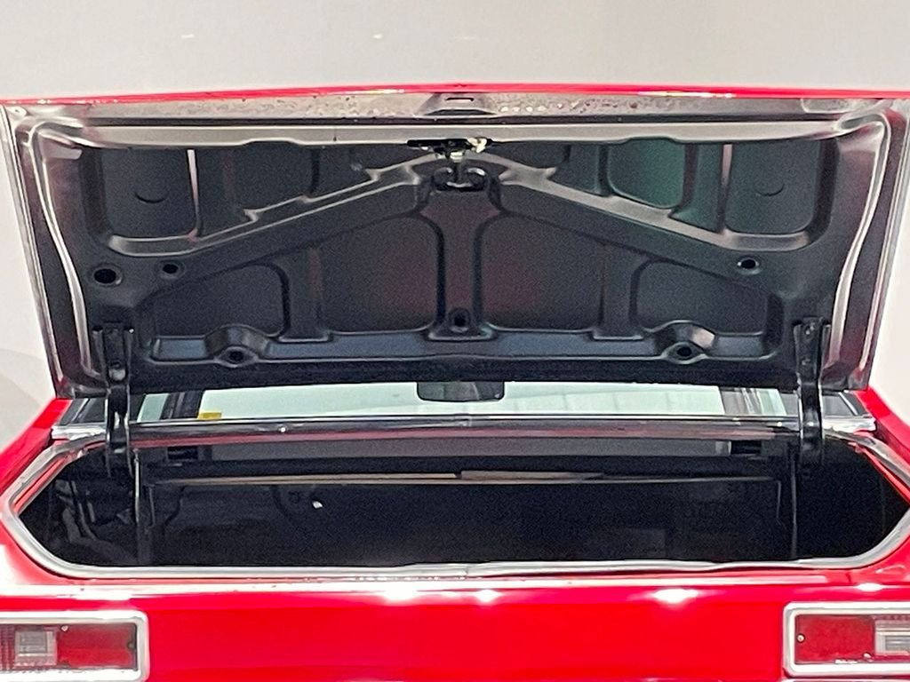 Used 1972 Red Chevrolet  image 39