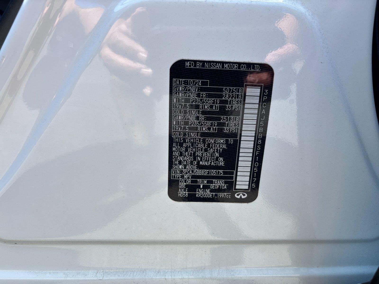 Used 2025 Radiant White INFINITI LUXE image 12
