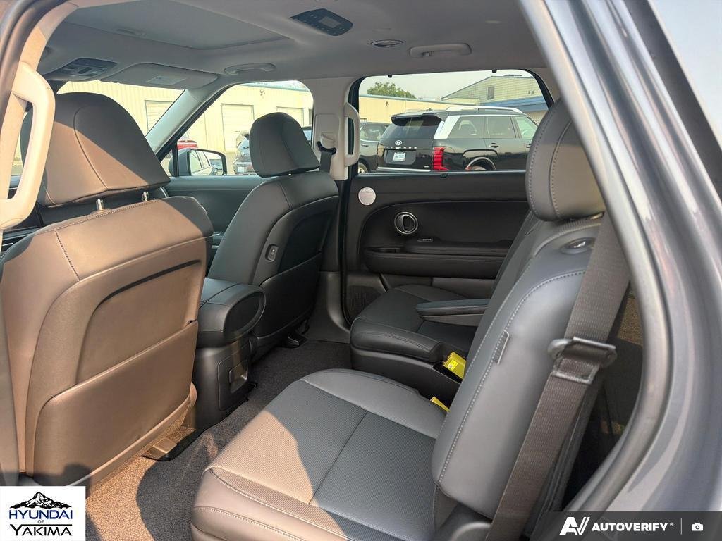 New 2026 Ecotronic Gray Pearl Hyundai SEL Premium 7P image 23
