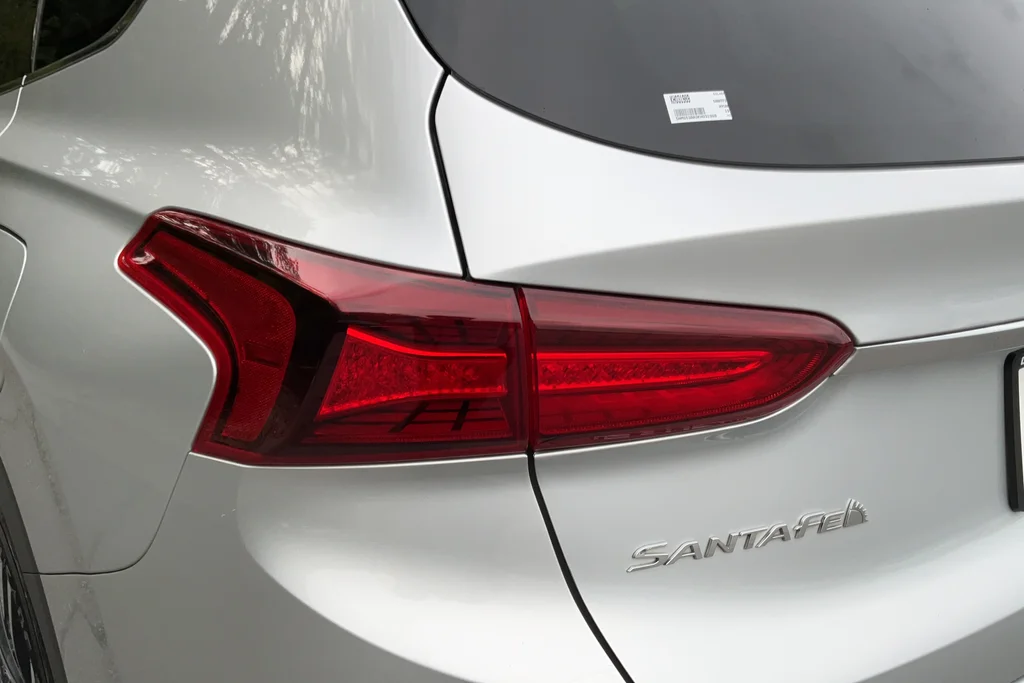 Used 2019 Silver Hyundai Limited image 27