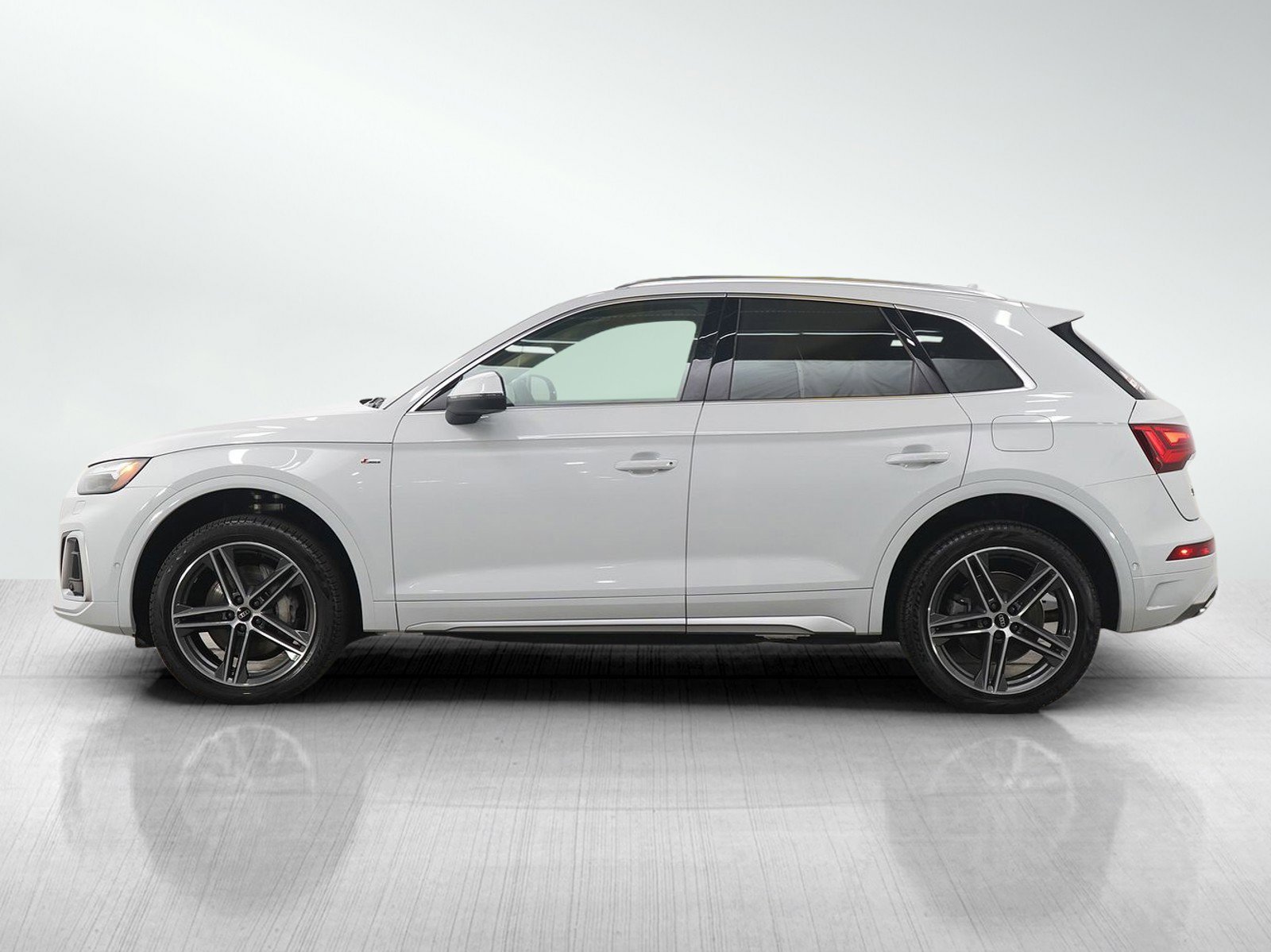Used 2023 Audi Q5 Prestige with VIN WA1F2AFY5P2102507 for sale in Wayzata, Minnesota