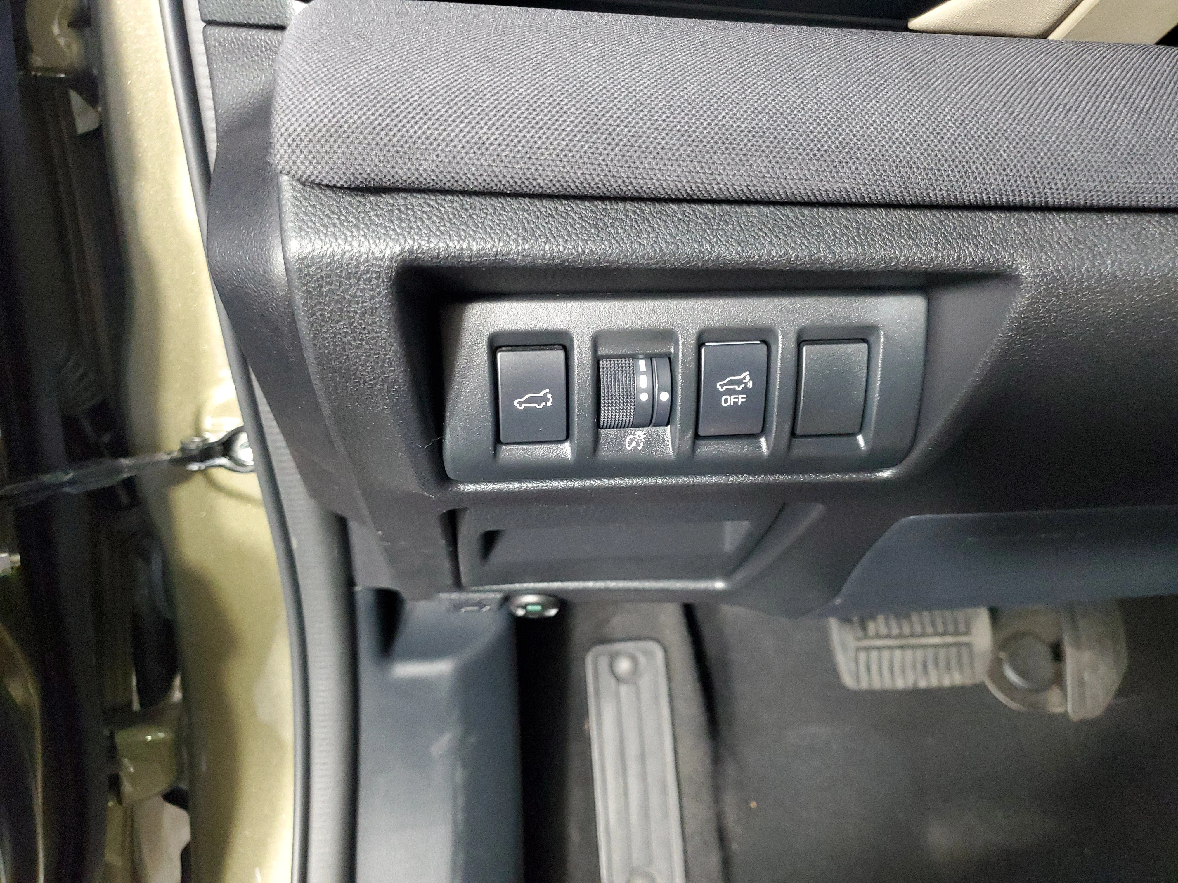 Used 2025 Autumn Green Metallic Subaru Premium image 27