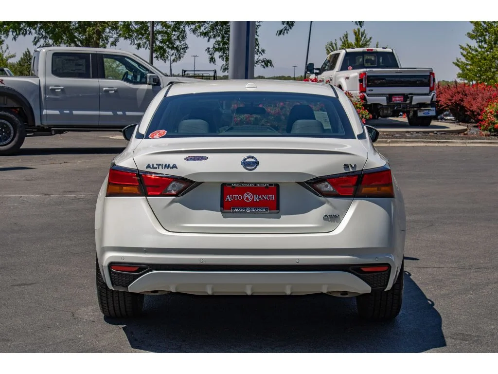 Used 2022 Pearl White Tricoat Nissan 2.5 SV image 7