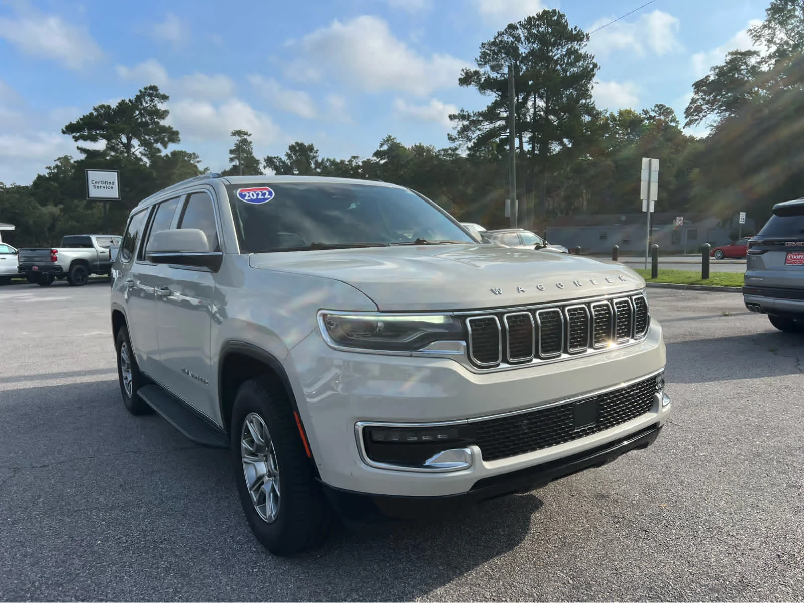 Used 2022 Pearl Jeep Series I image 2