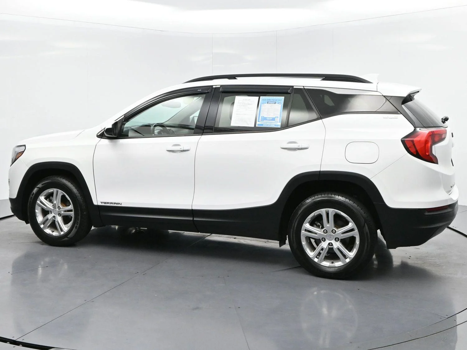Used 2020 Summit White GMC SLE image 4