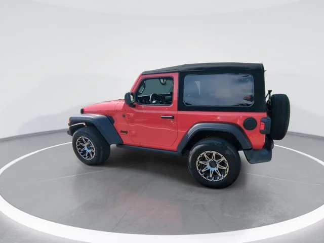 Used 2022 Red Jeep Sport S image 6