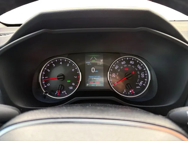 Used 2019 Gray Toyota XLE Premium image 14