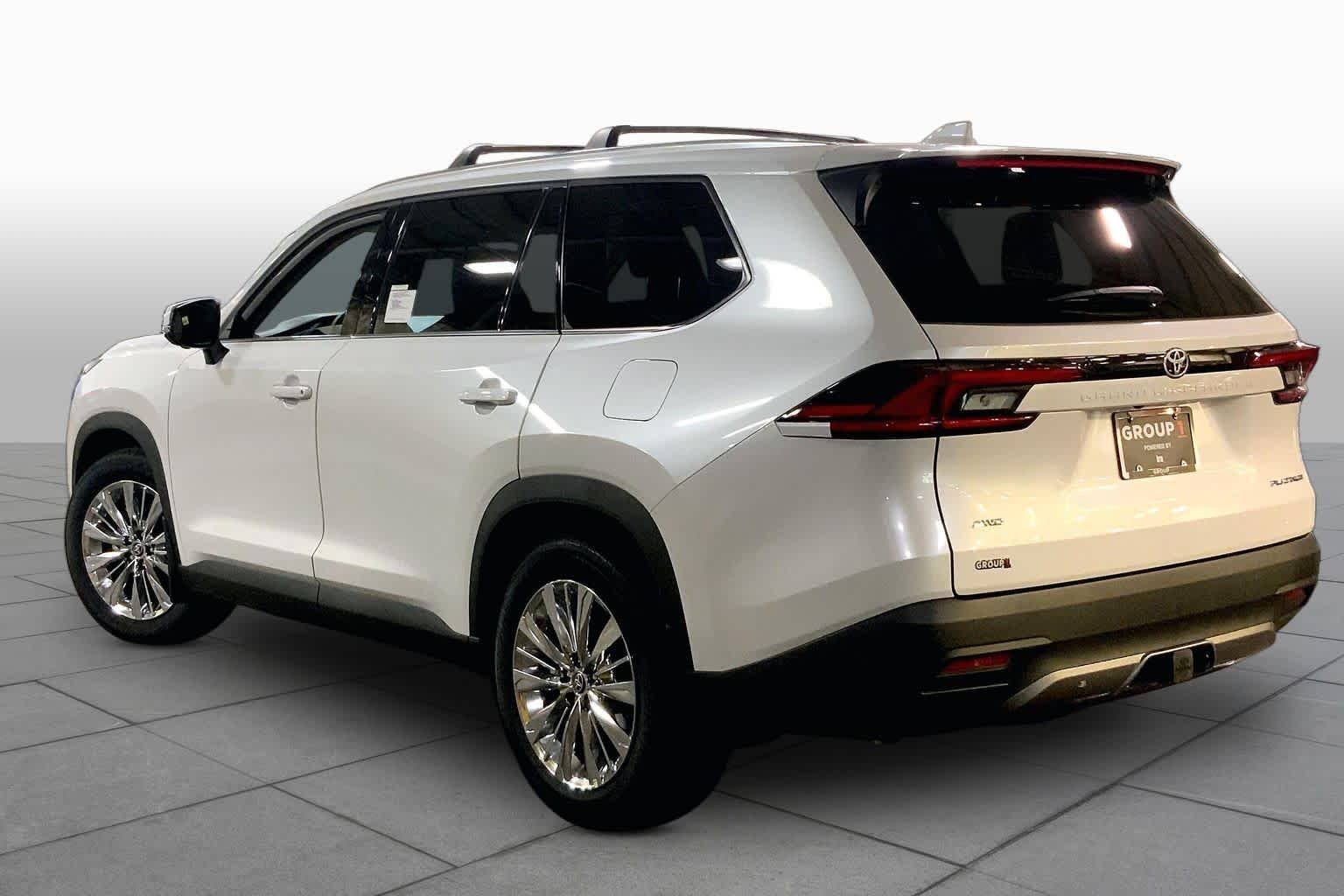 New 2026 Wind Chill Pearl Toyota Platinum image 12