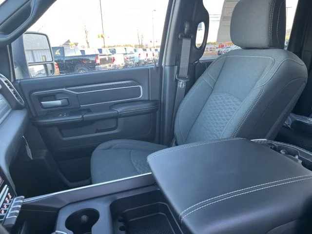 2026 RAM 2500 Big Horn - Photo 9