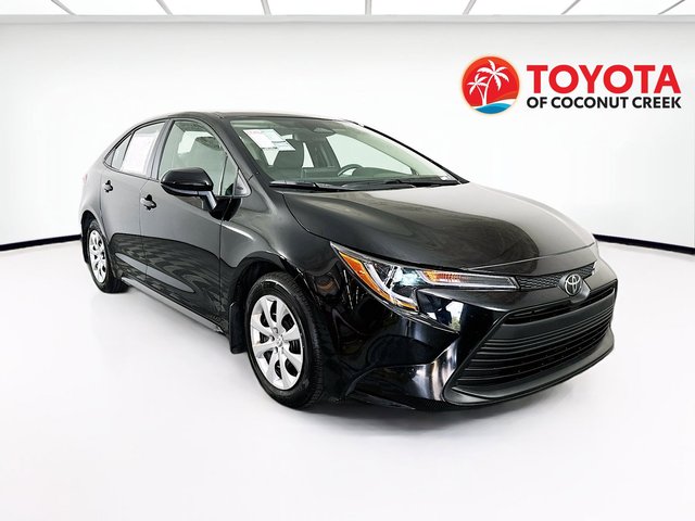 2025 Toyota Corolla media 1