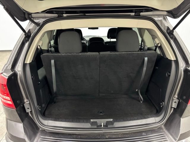 Used 2018 Gray Dodge SE image 7