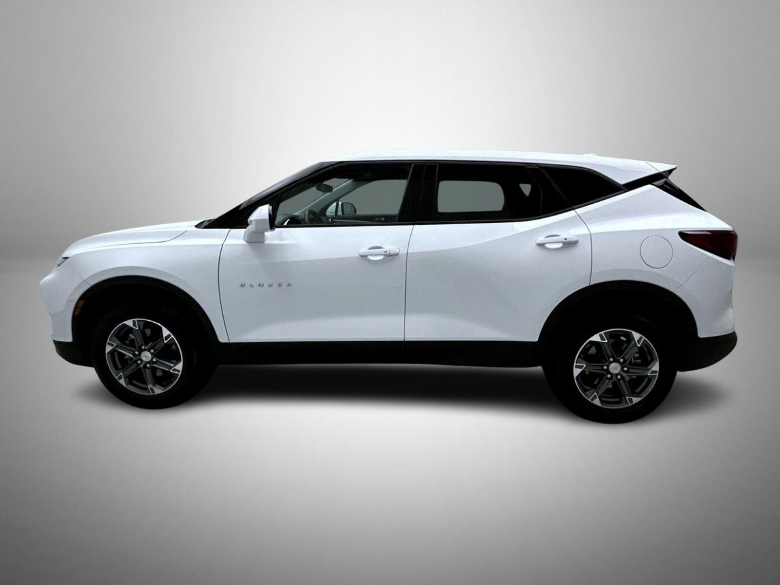 Used 2025 White Chevrolet LT image 8