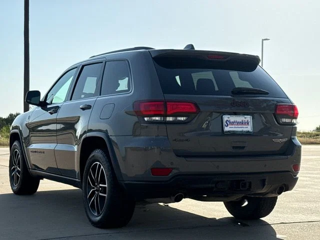 Used 2021 Gray Jeep Trailhawk image 7