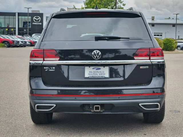Used 2021 Black Volkswagen SEL Premium image 6
