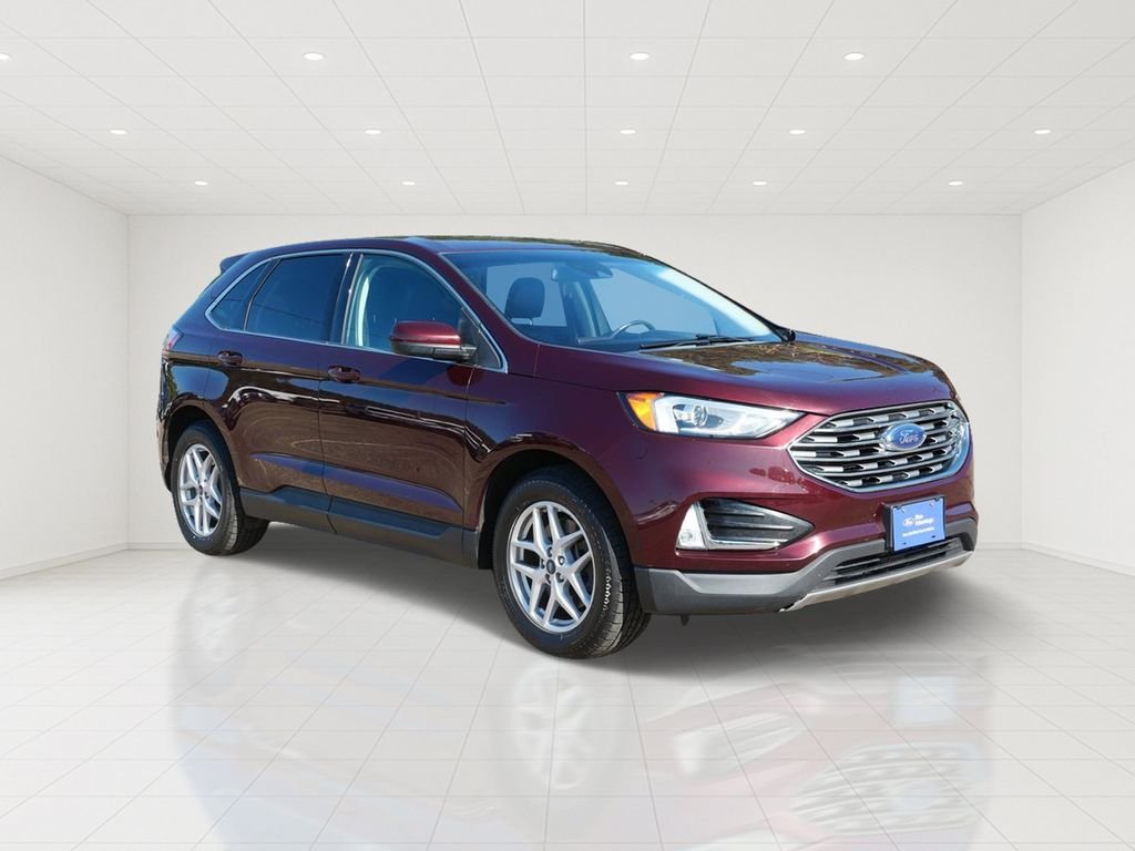 Used 2021 Red Ford SEL image 1